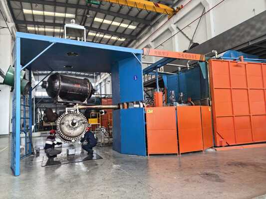 高効率回転成形用3軸タワーロータリー射出成形機